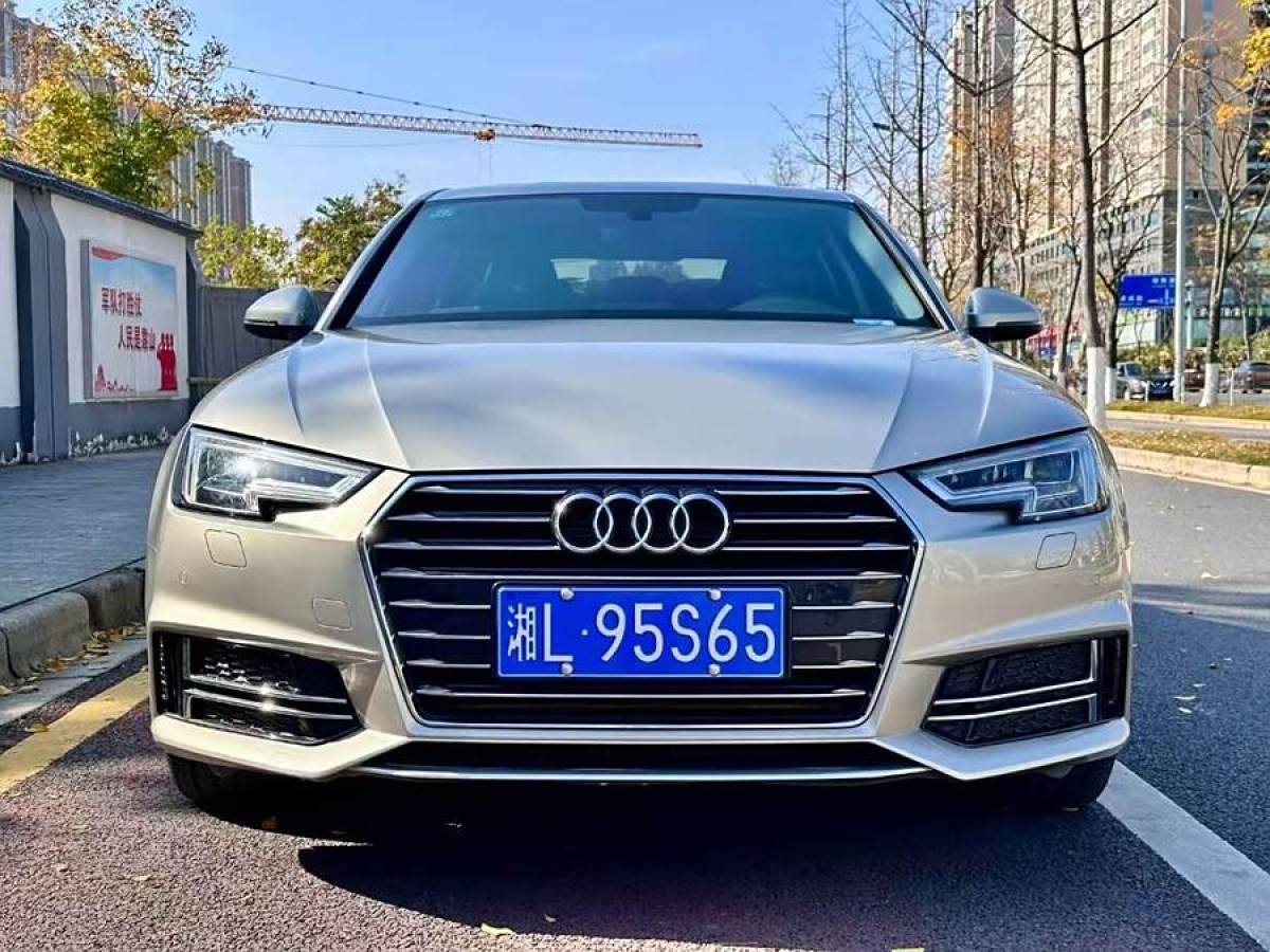 奧迪 奧迪A4L  2019款 40 TFSI 進(jìn)取型 國(guó)VI圖片