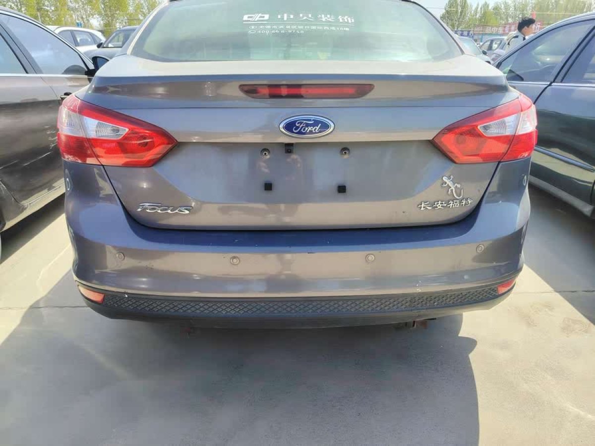 福特 ?？怂? 2012款 三廂 1.6L 自動(dòng)舒適型圖片