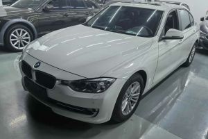 宝马3系 宝马 328i xDrive 2.0T 运动设计套装