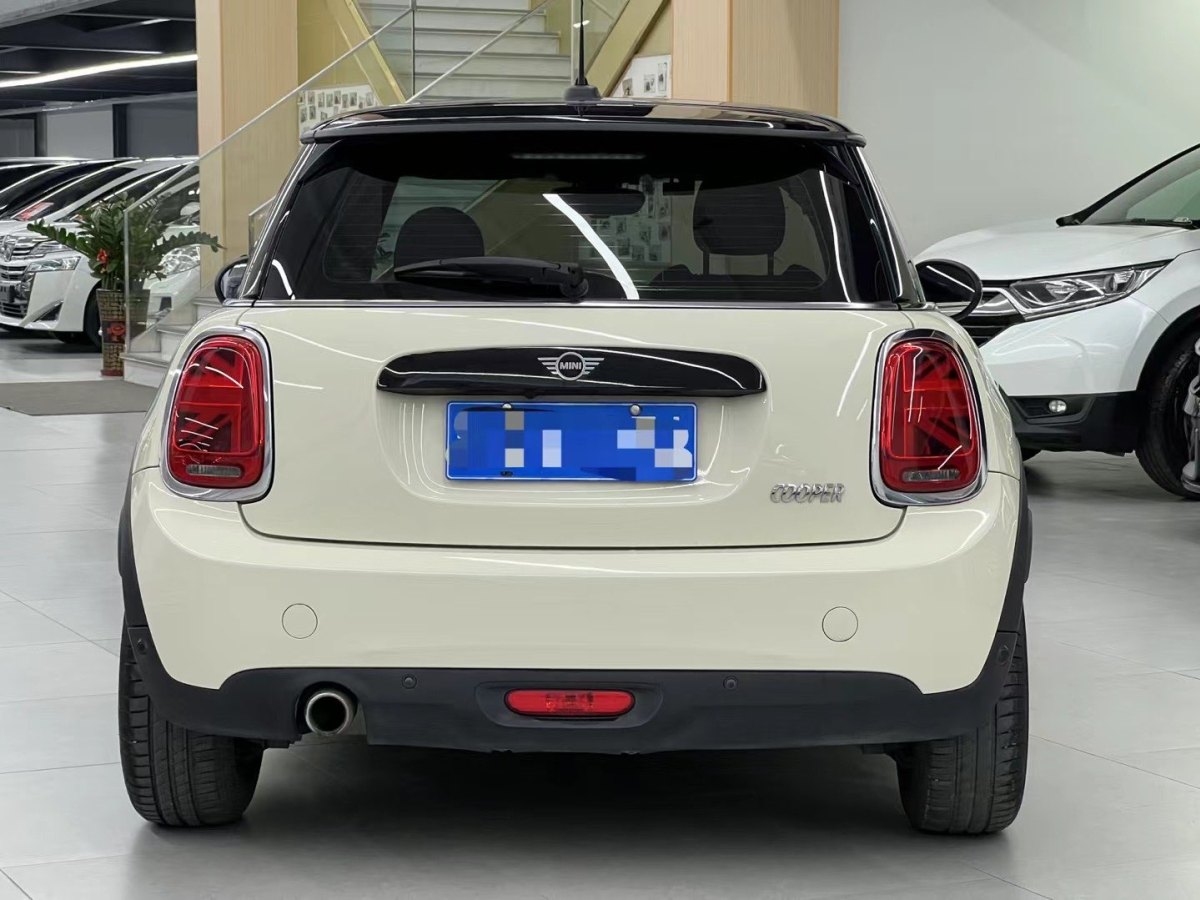 MINI COUNTRYMAN  2018款 1.5T COOPER 經(jīng)典派圖片