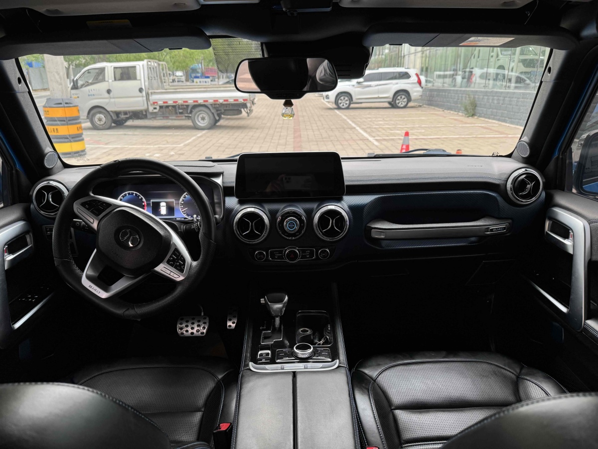 2018年10月北京 BJ40  2018款 PLUS 2.3T 自動(dòng)四驅(qū)旗艦版