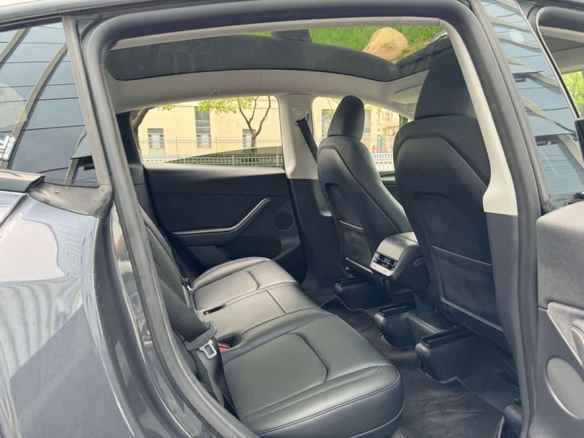 特斯拉 Model Y  2022款 改款 后輪驅(qū)動版圖片