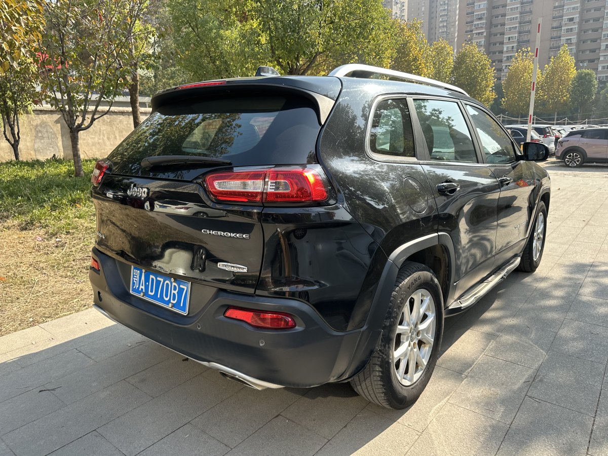 Jeep 自由光  2016款 2.4L 专业版图片