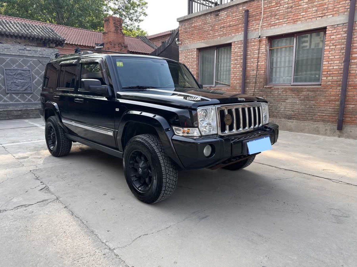 Jeep 指揮官經(jīng)典  2008款 5.7 HEMI圖片