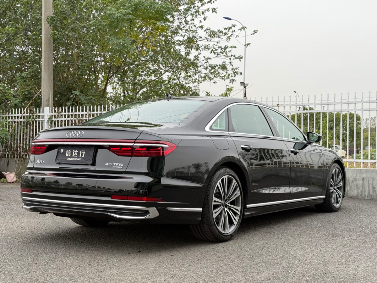 奧迪 奧迪A8  2025款 A8L 45 TFSI quattro 豪華型圖片