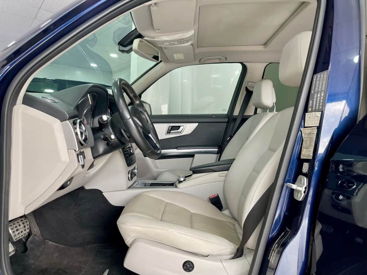 奔馳 奔馳GLK級(jí)  2013款 GLK 300 4MATIC 動(dòng)感天窗型圖片