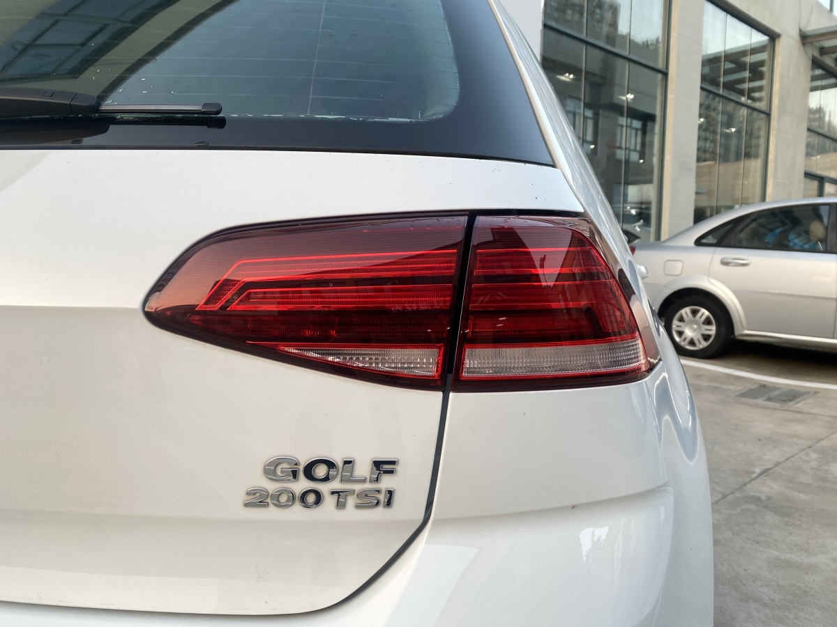 大眾 高爾夫  2019款  200TSI DSG舒適型 國(guó)VI圖片