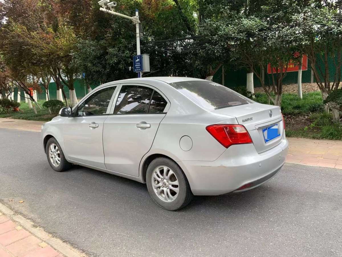 长安 悦翔V3  2012款 1.3L 手动标准型图片