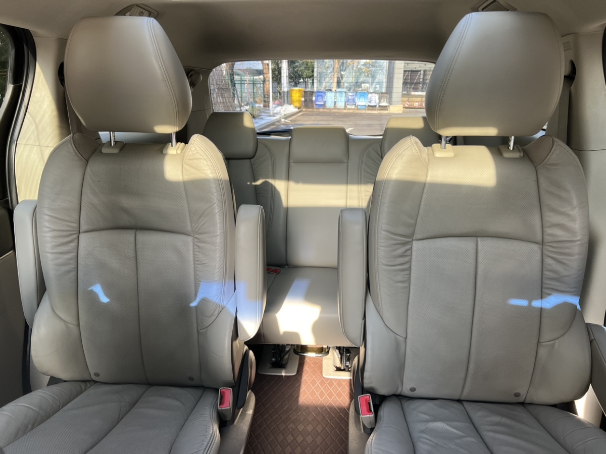 别克 GL8  2013款 3.0L GT豪华商务豪雅版图片