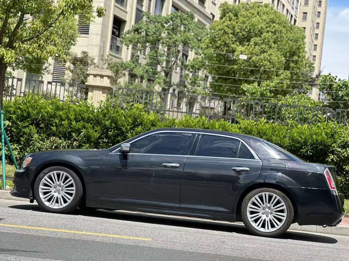 克萊斯勒 300C  2014款 3.0L 卓越版圖片