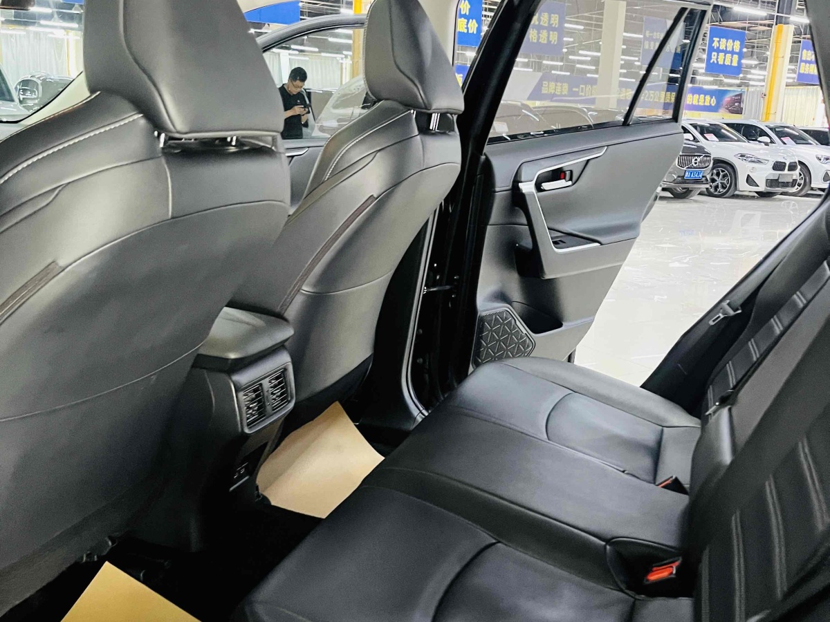 2021年7月豐田 威蘭達(dá)  2020款 2.0L CVT兩驅(qū)豪華版