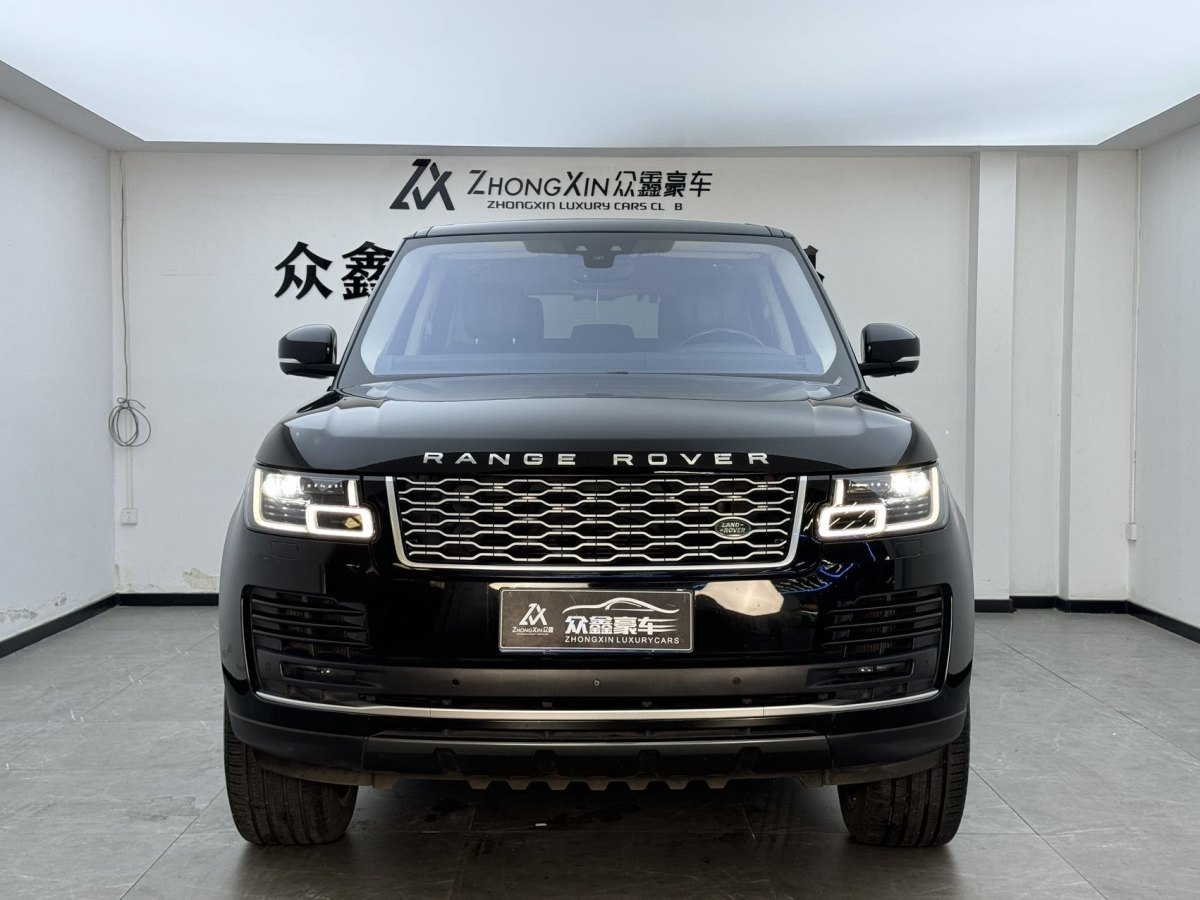 路虎 攬勝  2018款 3.0 V6 SC Vogue 傳世加長(zhǎng)版圖片