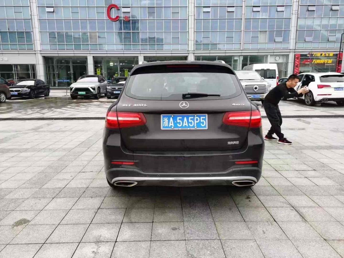 2019年1月奔馳 奔馳GLC  2019款 GLC 300 L 4MATIC 動感型