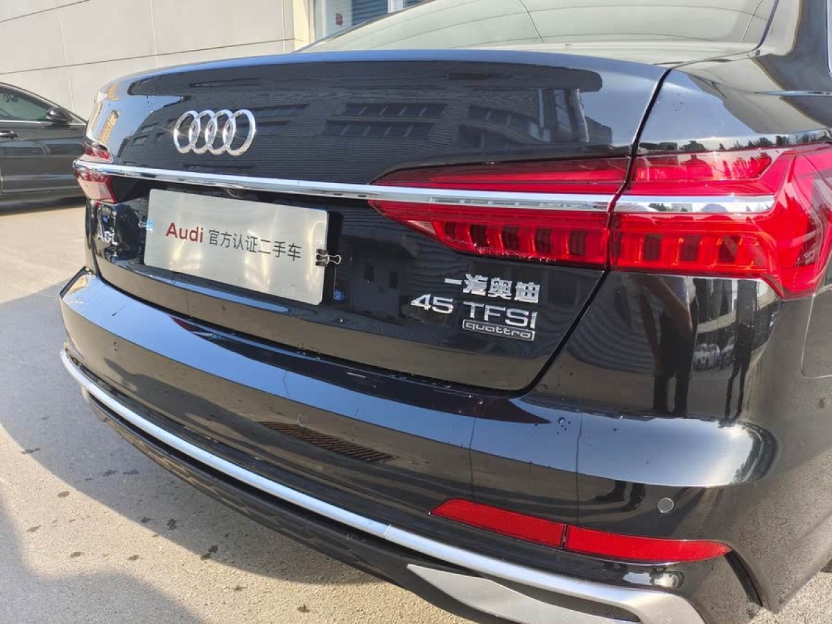 奧迪 奧迪A6L  2023款 改款 45 TFSI quattro 臻選動感型圖片