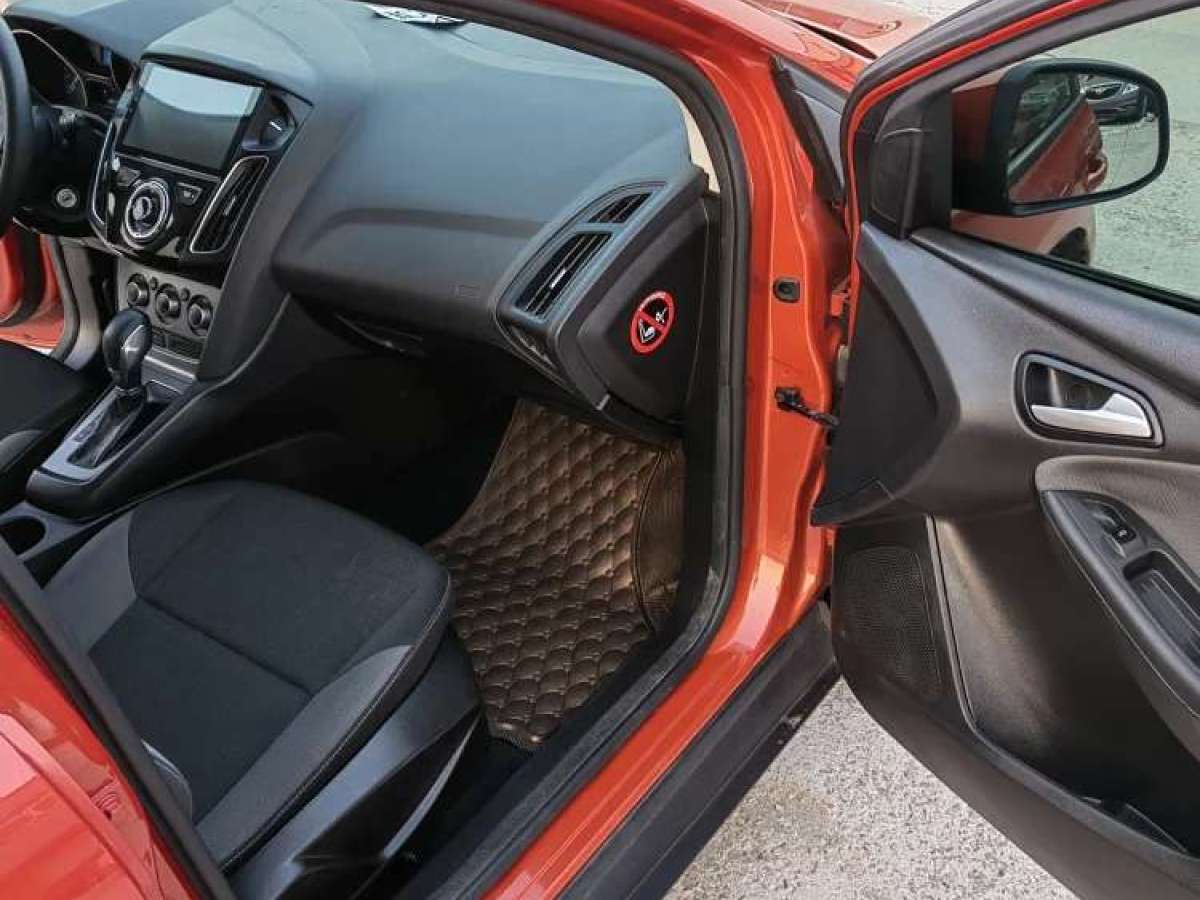 2013年3月福特 福克斯  2012款 两厢 1.6L 自动舒适型