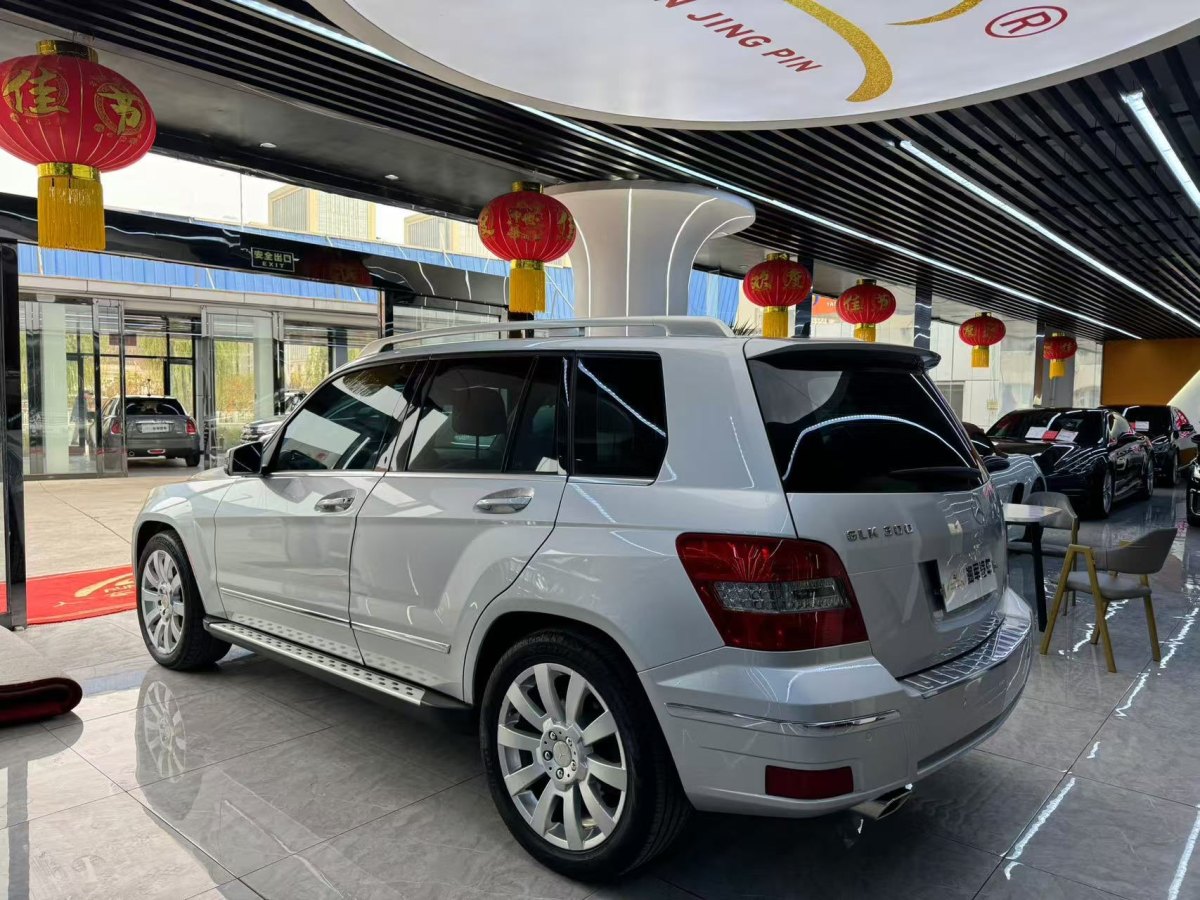 奔馳 奔馳GLK級(jí)  2011款 GLK 300 4MATIC 動(dòng)感型圖片