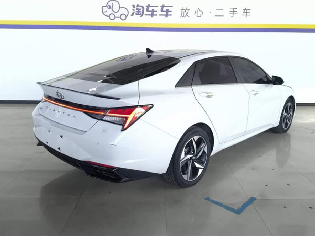 現(xiàn)代 伊蘭特  2022款 1.5L CVT LUX尊貴版圖片