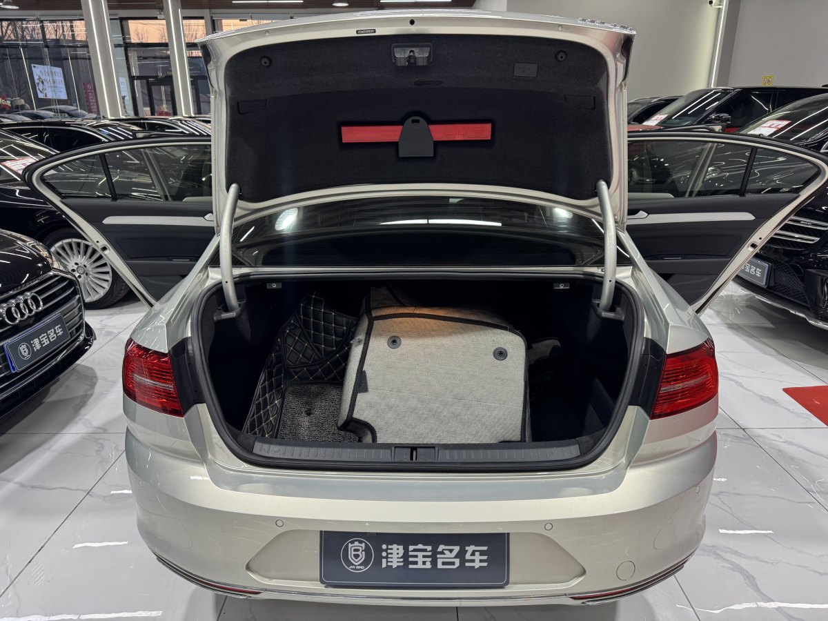 大眾 邁騰  2019款  330TSI DSG 領(lǐng)先型 國VI圖片