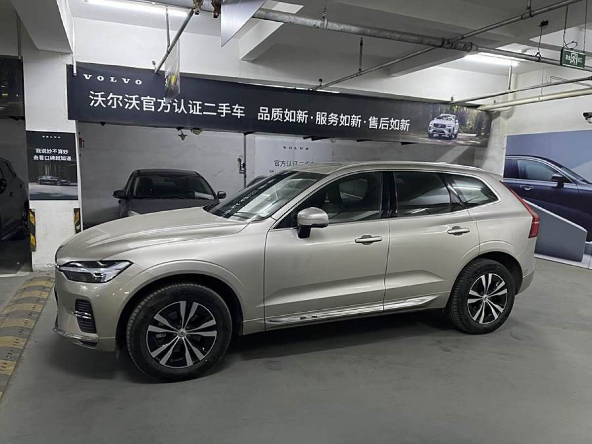 沃爾沃 XC60  2024款 B5 四驅(qū)智逸豪華版圖片