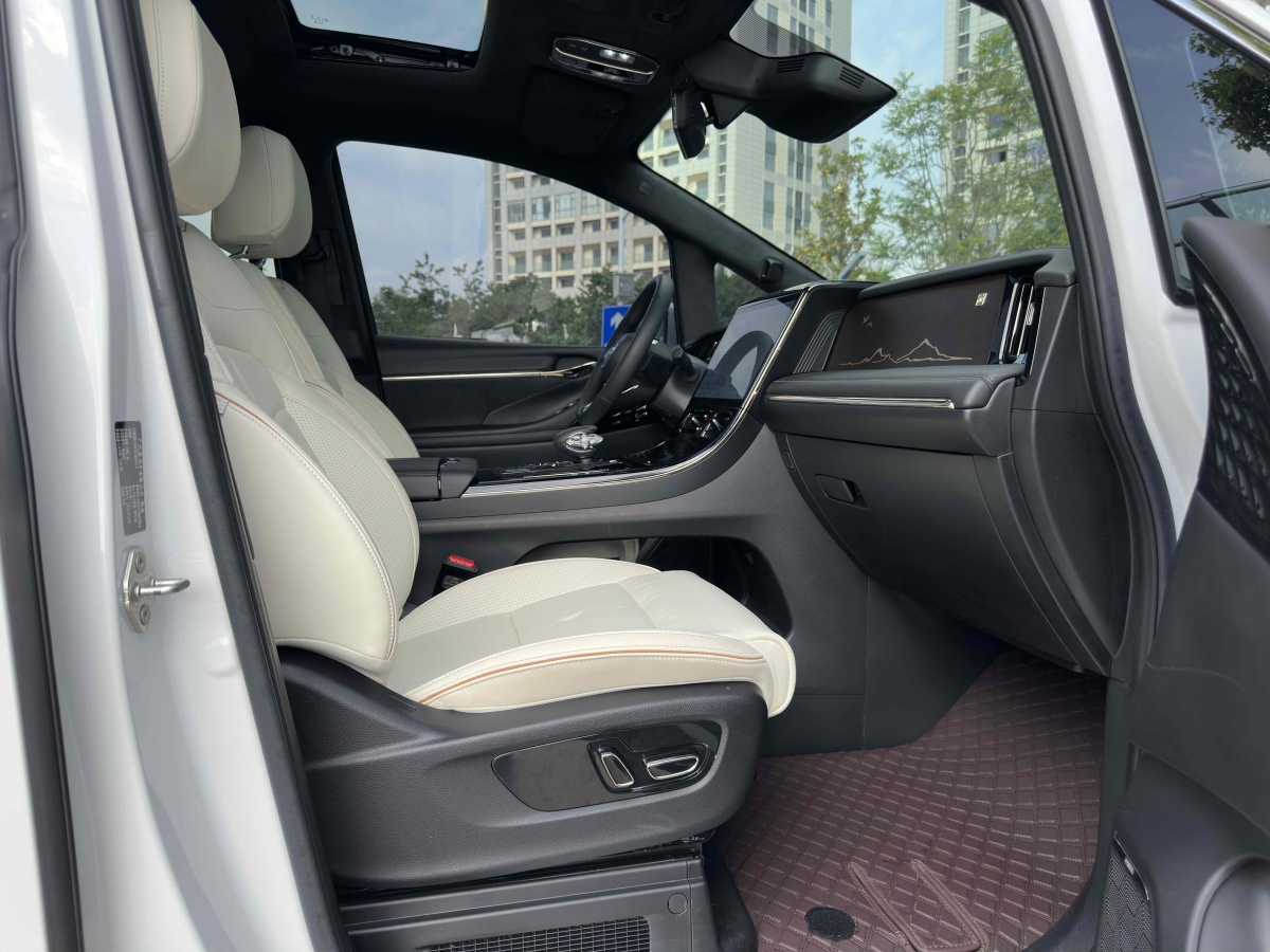 廣汽傳祺 M8  2023款 宗師系列 雙擎 御尊圖片
