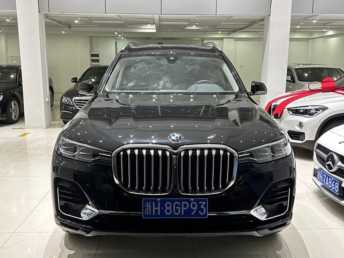 寶馬 寶馬X7  2022款 xDrive40i 領(lǐng)先型豪華套裝圖片