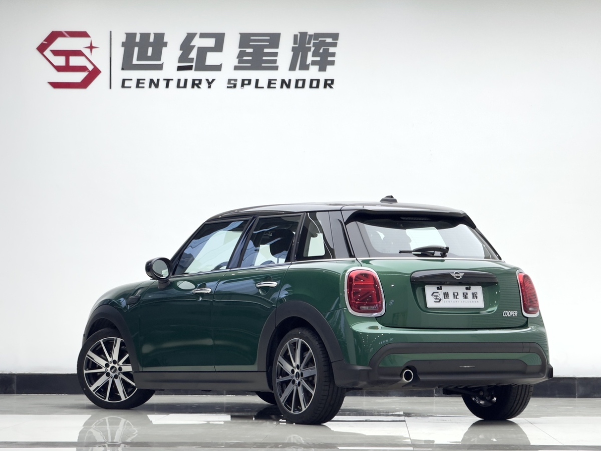 MINI MINI  2023款 改款 1.5T COOPER 藝術(shù)家 五門版圖片