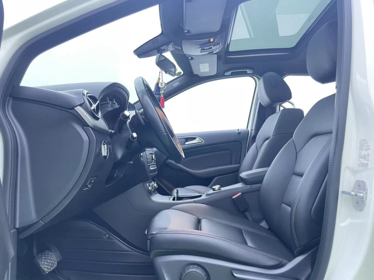 奔驰 奔驰B级  2017款 B 200 动感型图片