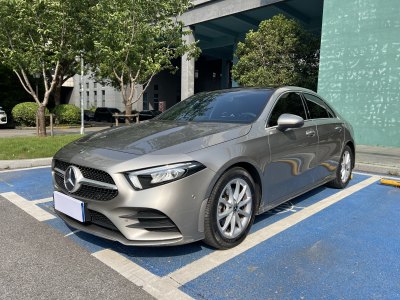 2019年4月 奔馳 奔馳A級 改款 A 200 L 運動轎車圖片