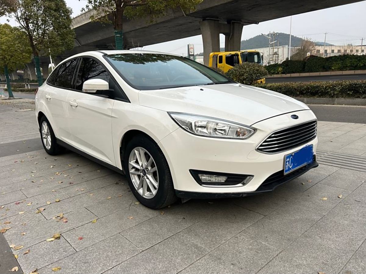 福特 ?？怂? 2015款 三廂 1.6L 自動(dòng)風(fēng)尚型圖片