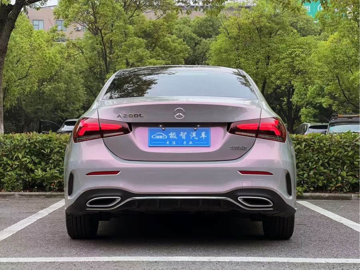 奔馳 奔馳A級(jí)  2020款 改款 A 200 L 運(yùn)動(dòng)轎車(chē)時(shí)尚型圖片