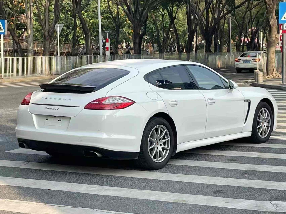 2012年12月保時(shí)捷 Panamera  2010款 Panamera 4 3.6L