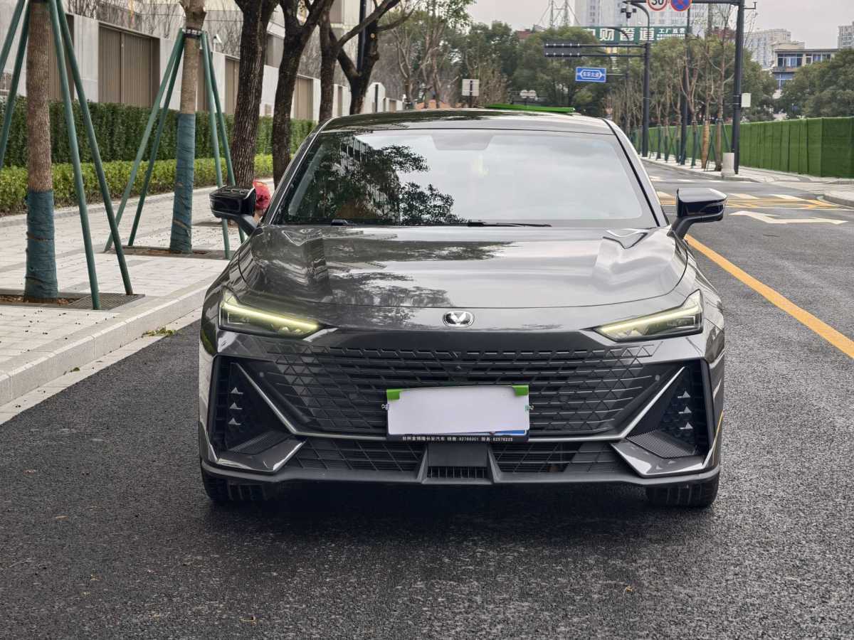 長(zhǎng)安 長(zhǎng)安UNI-V  2022款 1.5T 尊貴型圖片