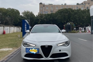 Giulia 阿爾法·羅密歐 2.0T 200HP 豪華版