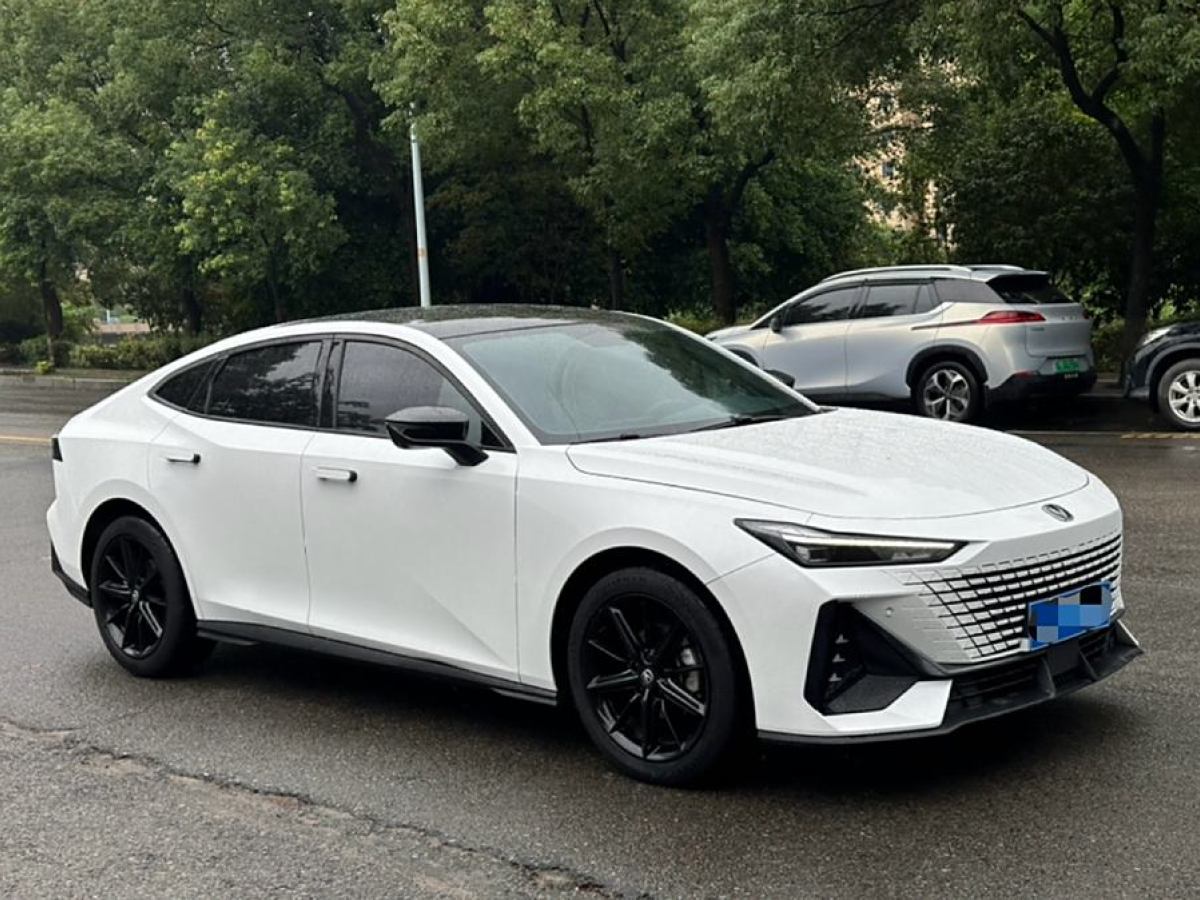 長(zhǎng)安 長(zhǎng)安UNI-V  2023款 1.5T 尊貴型圖片