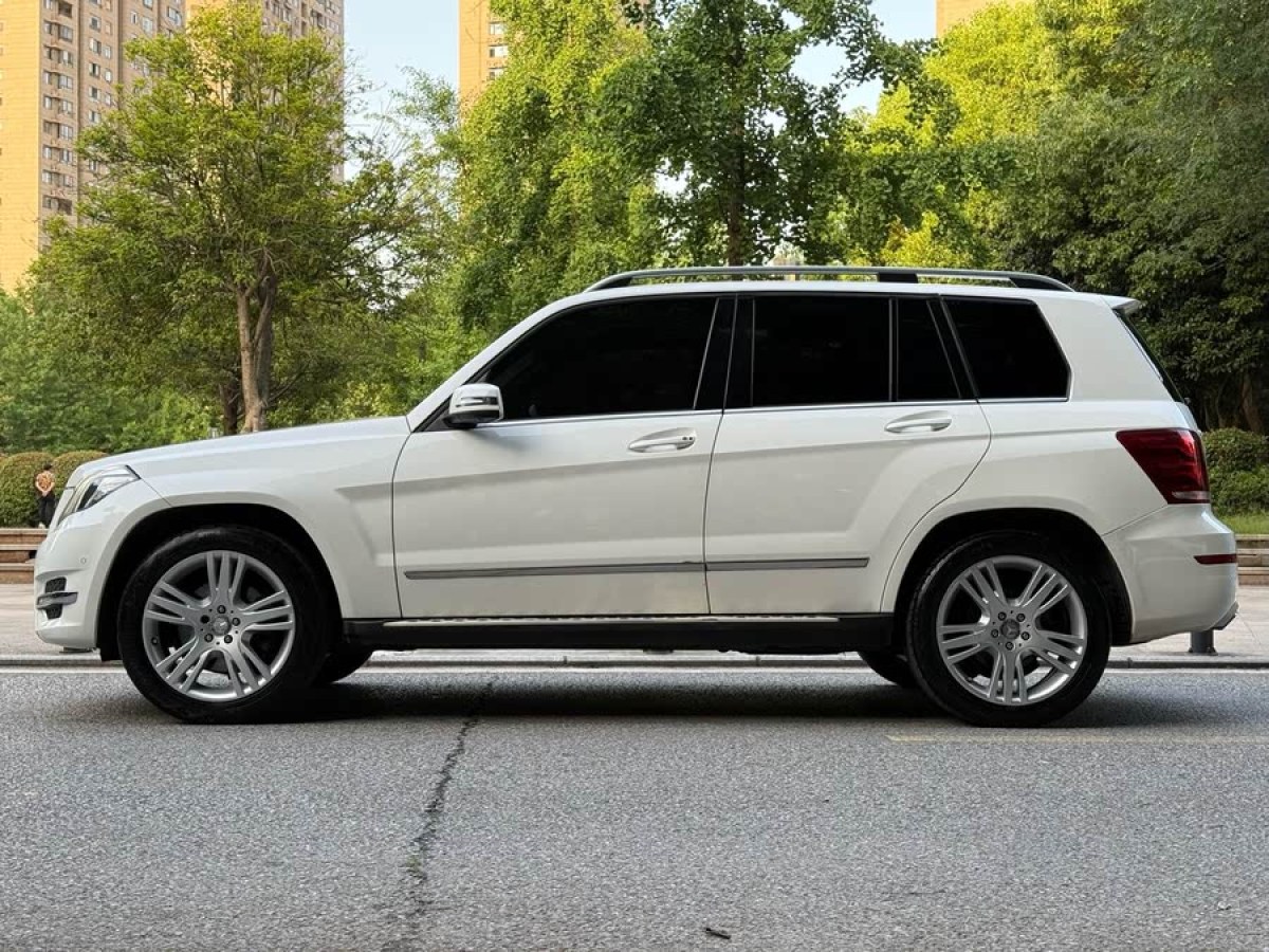 奔馳 奔馳GLK級(jí)  2014款 GLK 200 標(biāo)準(zhǔn)型圖片