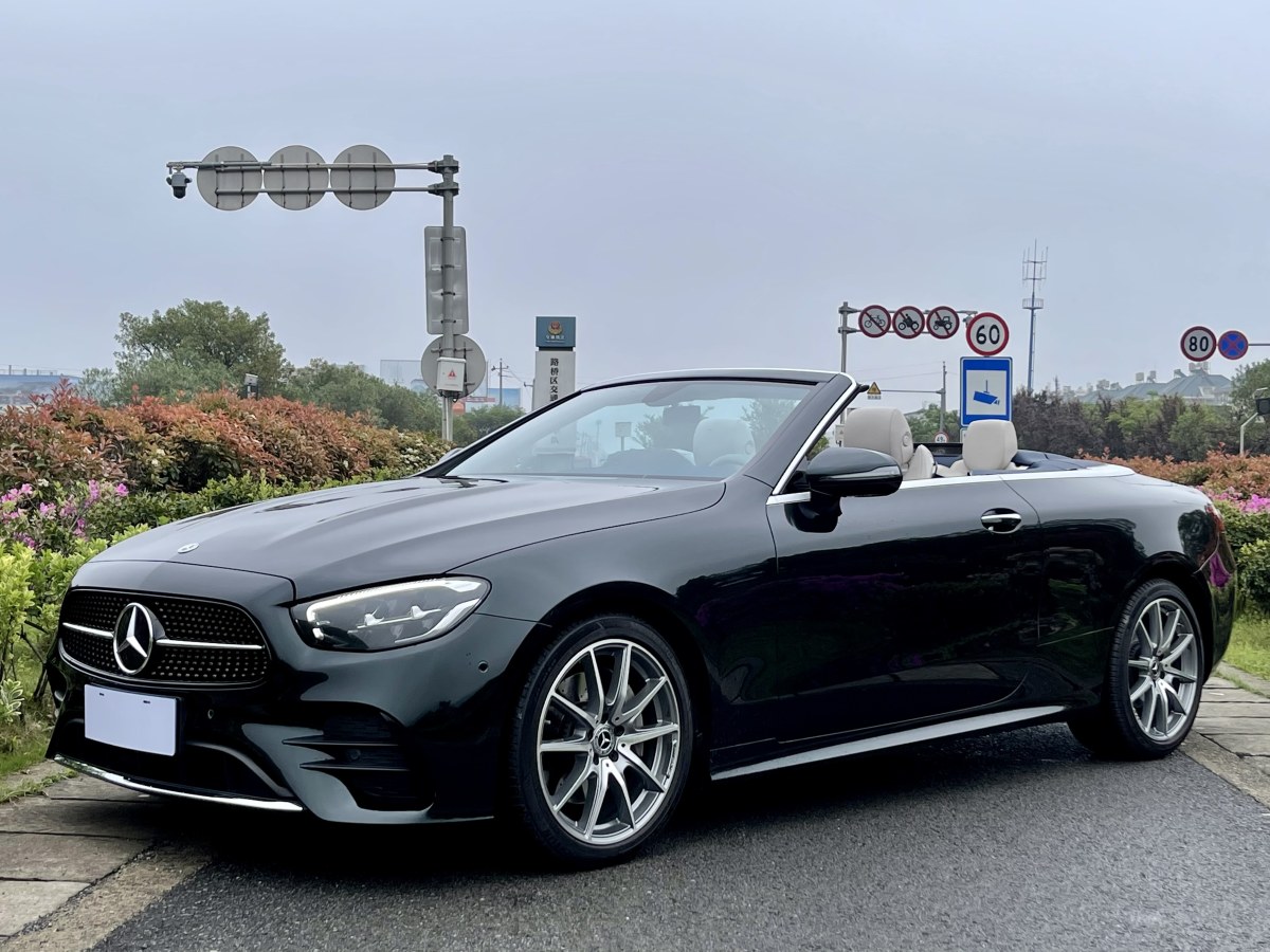 奔馳 奔馳E級(jí)  2023款 改款 E 260 敞篷轎跑車圖片