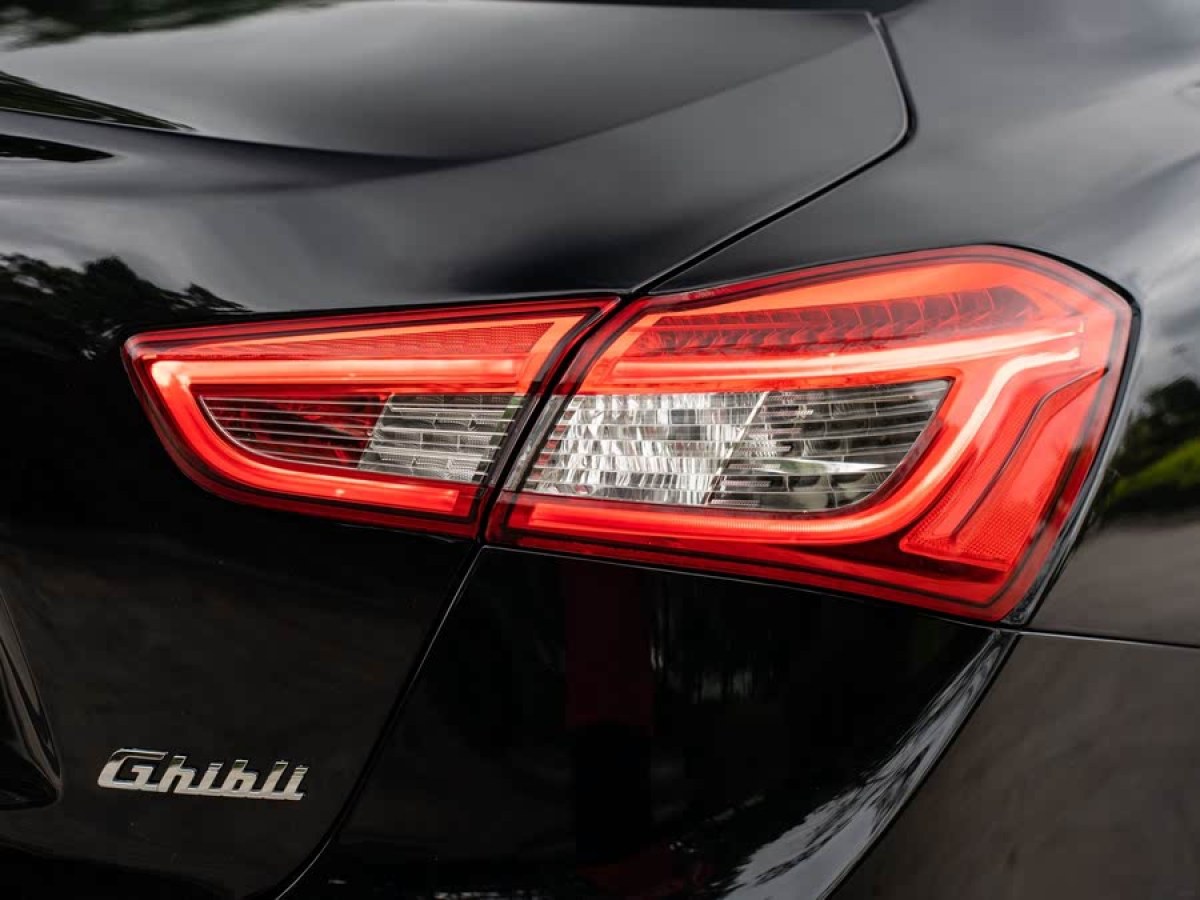 瑪莎拉蒂 Ghibli  2014款 3.0T 標(biāo)準(zhǔn)版圖片