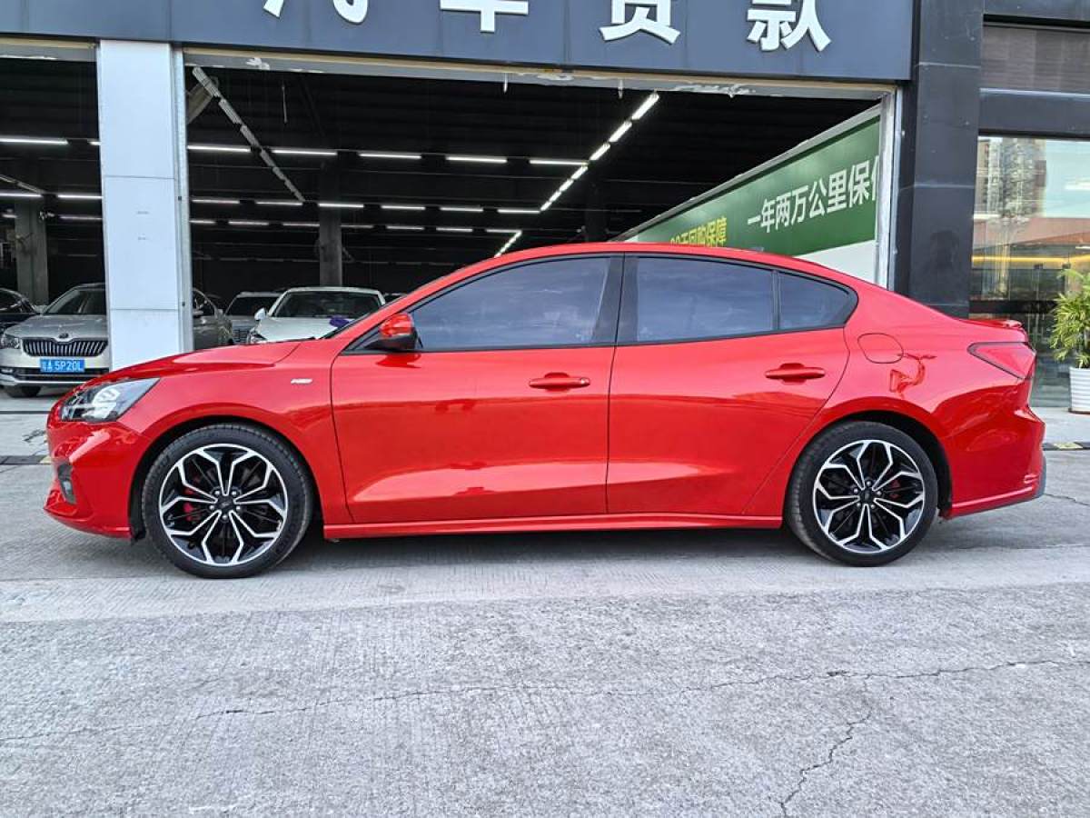 2019年12月福特 ?？怂? 2020款 三廂 EcoBoost 180 自動(dòng)ST Line