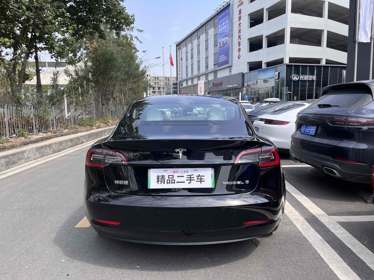 特斯拉 Model 3  2021款 標(biāo)準(zhǔn)續(xù)航后驅(qū)升級版 3D6圖片