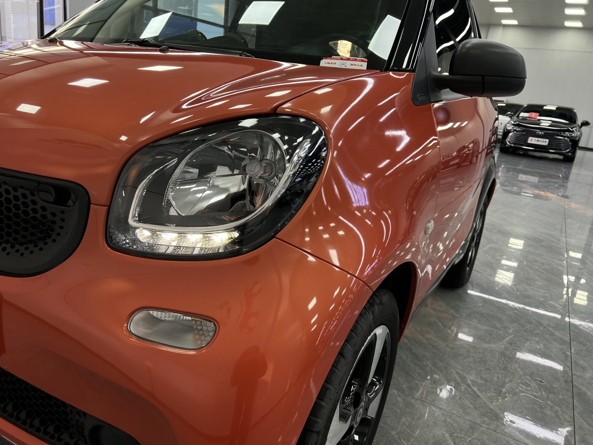 smart fortwo  2018款 1.0L 52千瓦硬頂激情版圖片