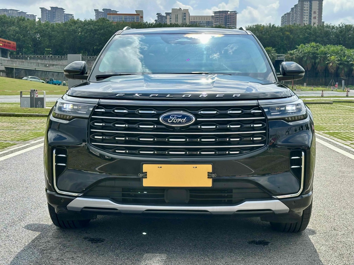 2024年12月福特 探險(xiǎn)者  2024款 2.3T EcoBoost 四驅(qū)鈦金版 6座