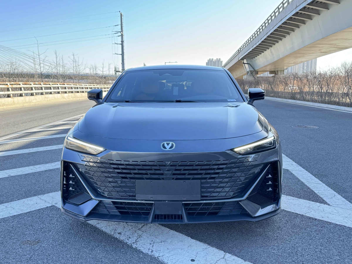 長(zhǎng)安 長(zhǎng)安UNI-V 智電iDD  2023款 智電iDD 1.5T 113km智趣型（飛快版）圖片