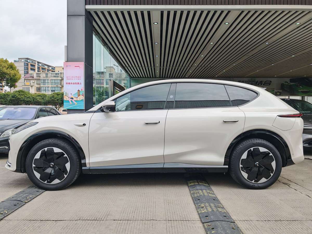 智己 智己LS7  2023款 77kWh Urban Fit后驅(qū)版圖片