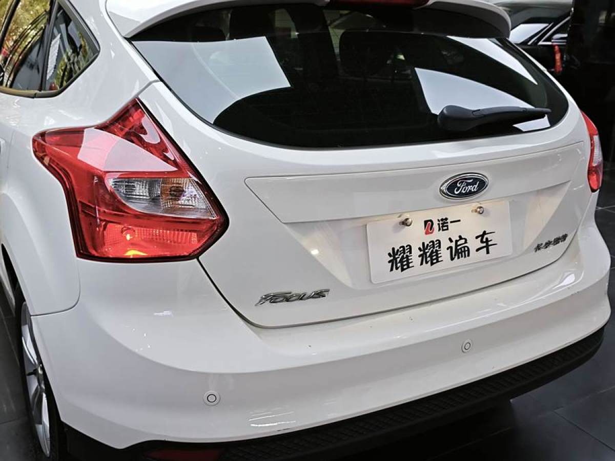 福特 ?？怂? 2012款 兩廂 1.6L 自動(dòng)風(fēng)尚型圖片