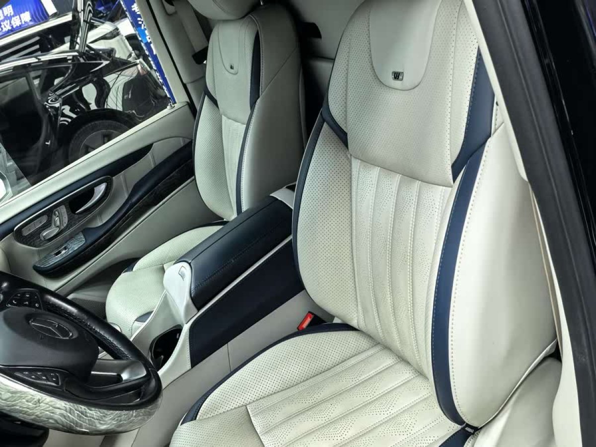 奔馳 V級(jí)  2021款 V 260 L 長(zhǎng)軸距尊貴版圖片