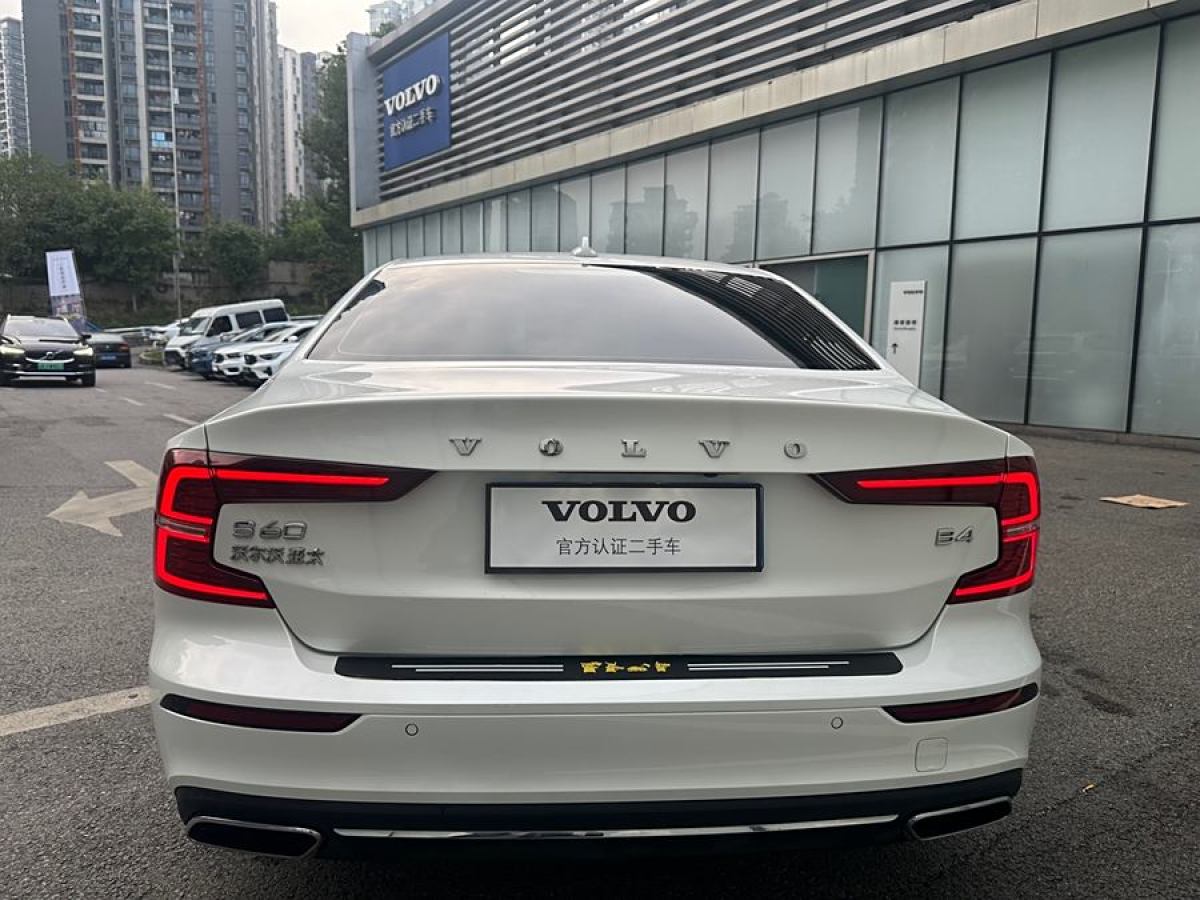 沃爾沃 S60L  2022款 B4 智逸豪華版圖片