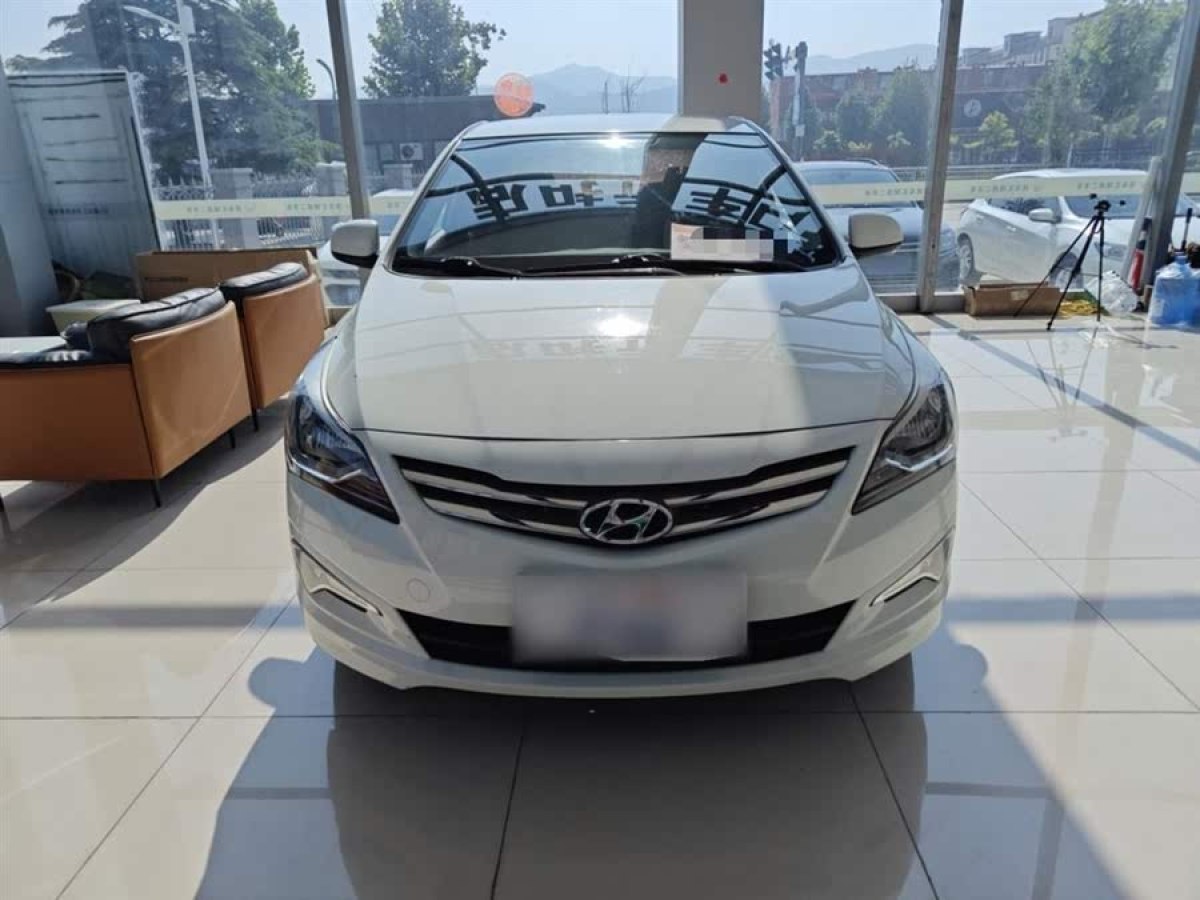 現(xiàn)代 瑞納  2014款 1.4L 手動(dòng)智能型GLS圖片