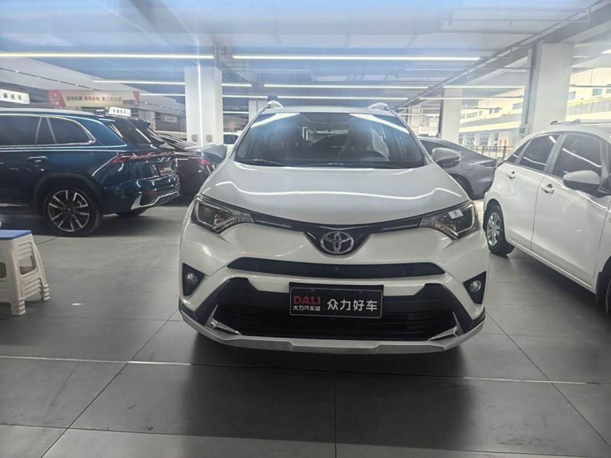 豐田 RAV4榮放  2016款 2.0L CVT兩驅(qū)風(fēng)尚版圖片