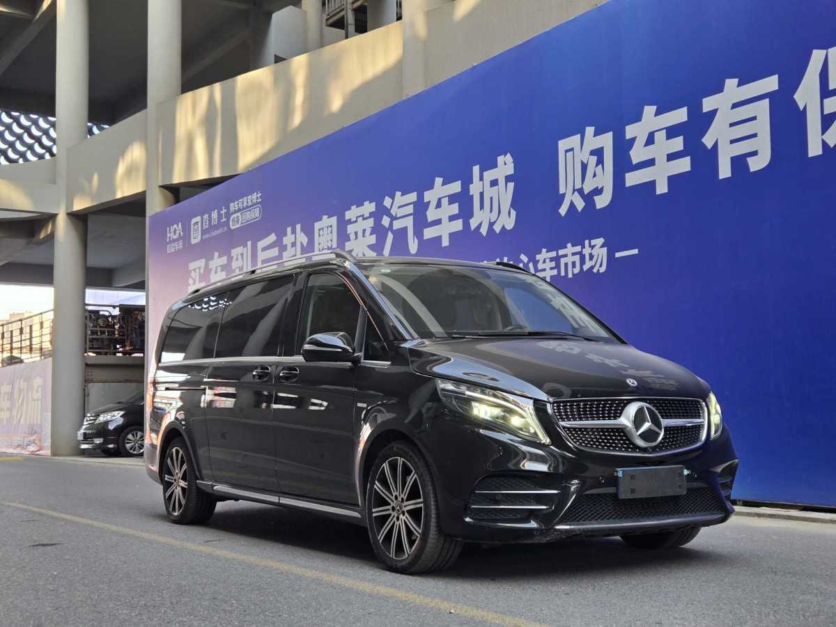 奔馳 V級(jí)  2022款 V 260 L 長(zhǎng)軸距豪華版圖片