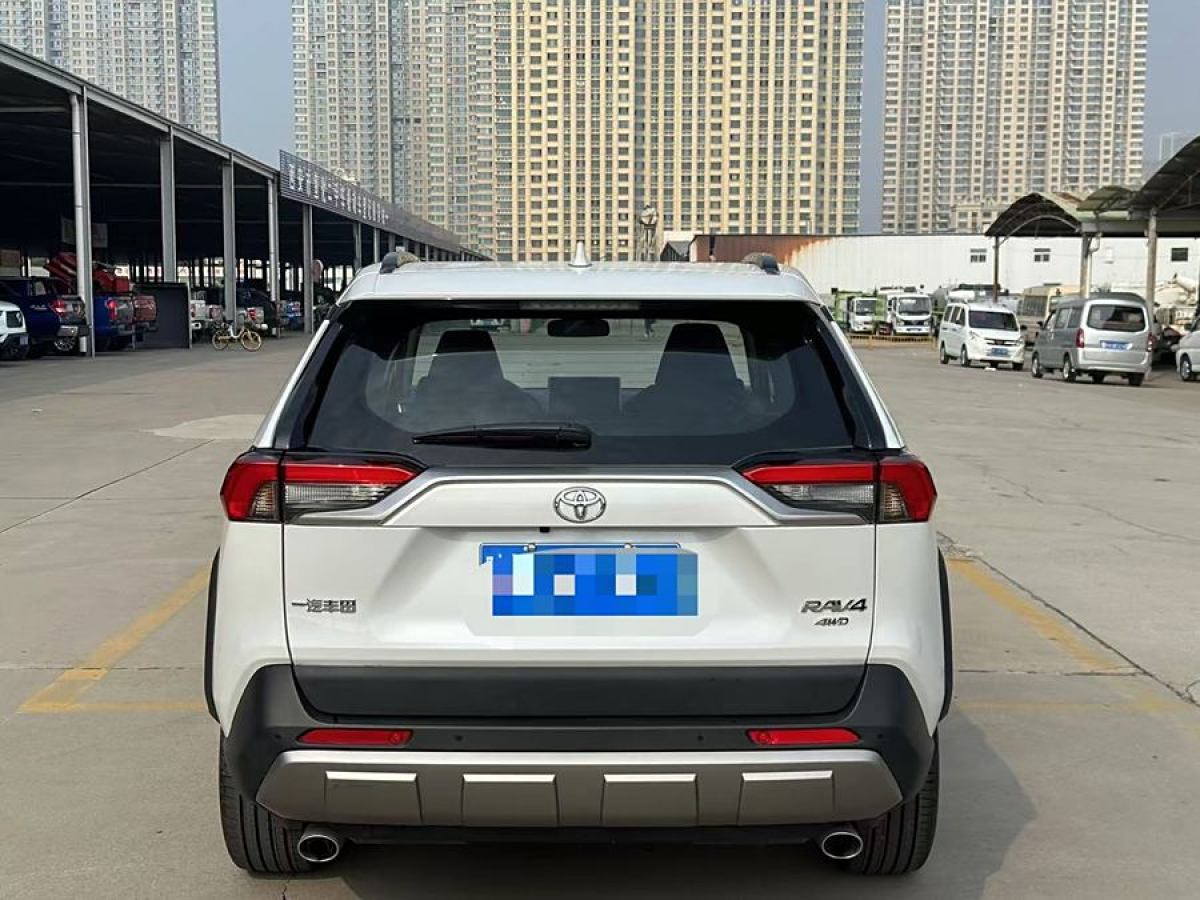 2023年6月豐田 RAV4榮放  2023款 2.0L CVT四驅(qū)探險(xiǎn)旗艦版